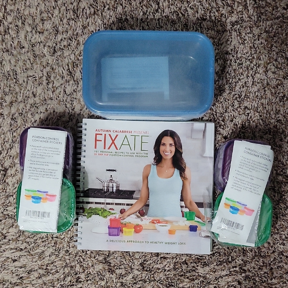 Fixate Cookbook with Portion Control Containers